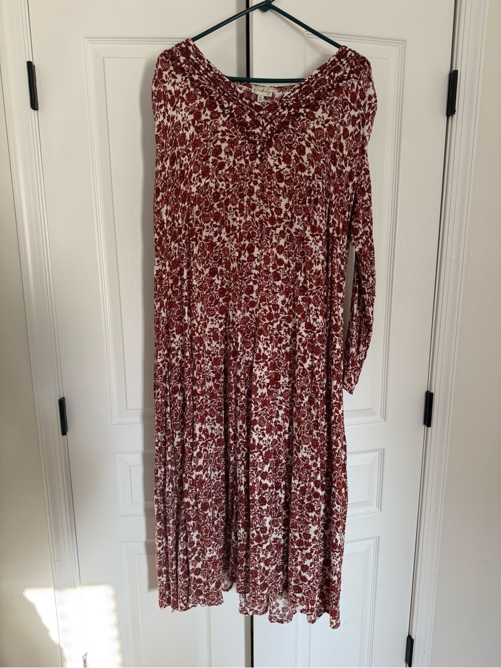 Floral Long Sleeve 3/4 Maxi Dress in Burgundy and White
